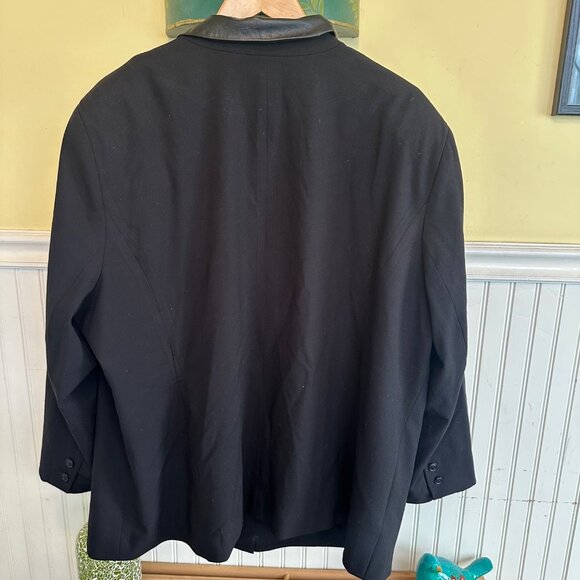 Due Per Due Plus size Black Blazer With Faux Leather Accents 3X - Picture 2 of 5